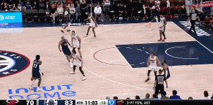 DB真人旗舰泰伦-卢:小琼斯回更衣室后说他没事 本该可以继续出战的