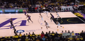 DB视讯百家乐内外开花！文班上半场12中6得到14分4板3助2帽 三分5中2