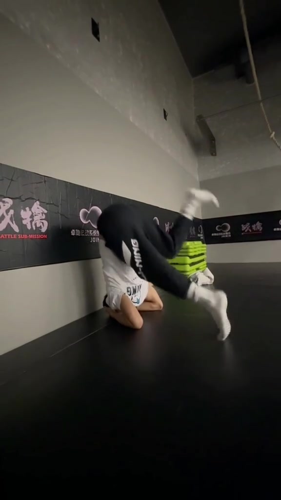 DB视讯官网努力提高自己！矣进宏晒训练视频：了解自己 做自己想做的