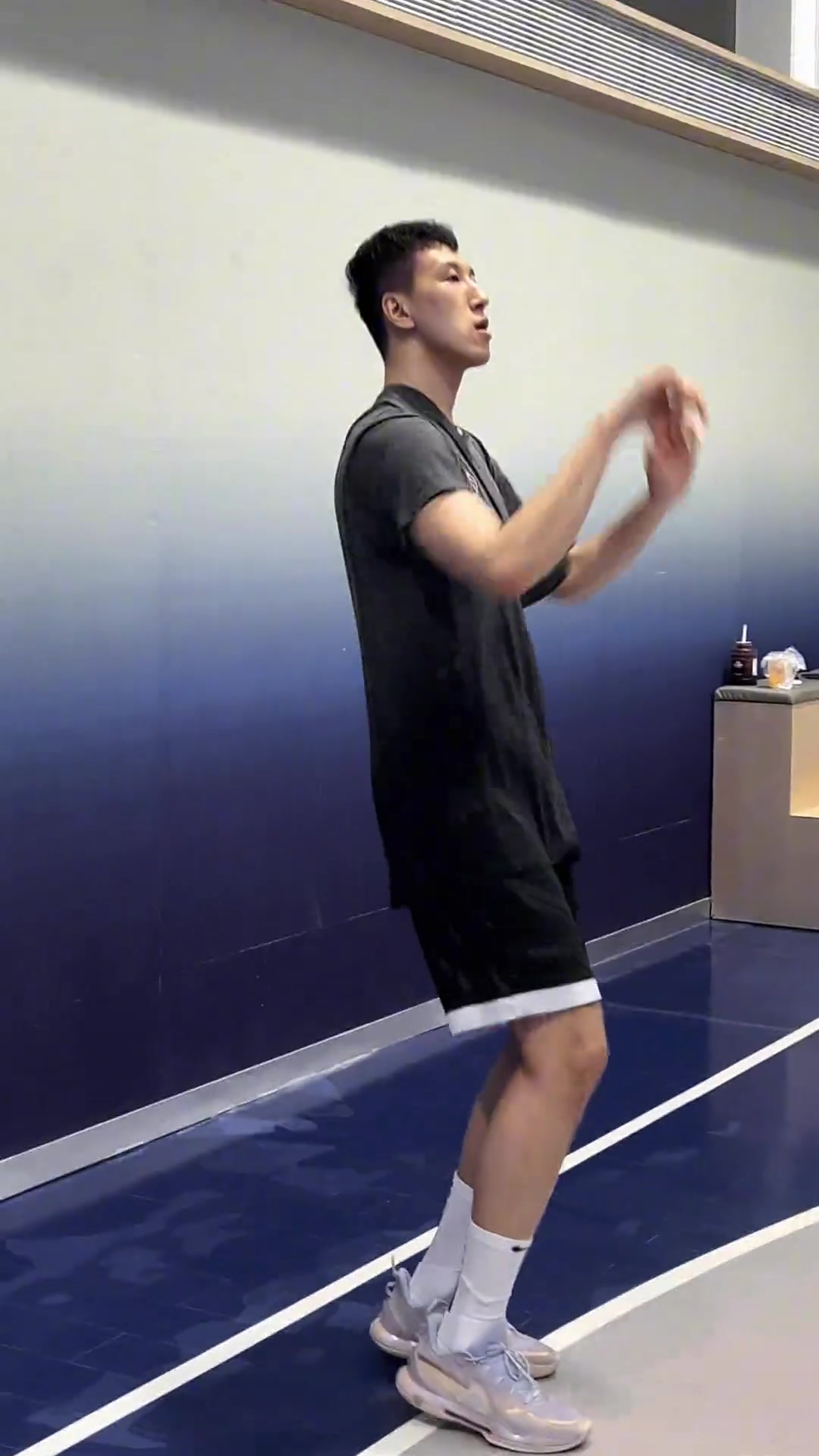 DB电子官网国家队好好表现！杜润旺过年不断训练：石匠敲击石头的101次