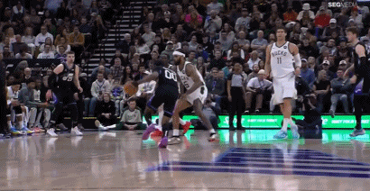 DB视讯官方登录入口这也进？！克拉克森接连不讲理失衡三分干拔命中 末节连中4记了！