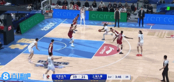 DB电子官网谁也不让谁！李弘权接球不停球直接三分 曾凡博加长三分迅速回应