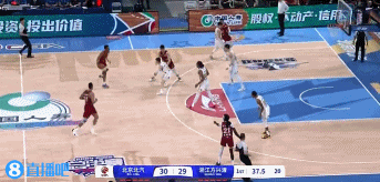 DB视讯百家乐建奇功！纳托尔三分颠进 随后外线再度出手压哨三分正中靶心